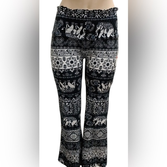 Planet Gold Monochrome Patterned Flare Leggings - Picture 1 of 7
